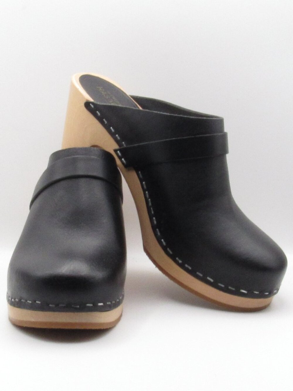 Swedish Hasbeens Black Clogs Size 38 EU; 7.5/8 US Excellent Pre-Owned Condition